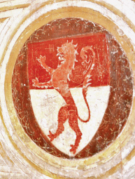 Un lleó rampant que travessa els dos campers de l’escut: l’heràldica de Curial, en el palau D’Àvalos de Loreto (Itàlia)