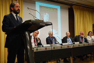 Ramón Pérez Maura alerta de la posibilidad de que surja el "euroescepticismo" en España "ahora que nos toca ayudar a otros"