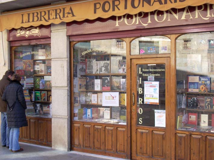 Campaña de promoción de los libros publicados por las editoriales universitarias españolas en librerías especializadas
