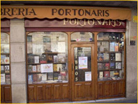 Los libros de las editoriales universitarias se exponen en la Librería Portonaris de Salamanca