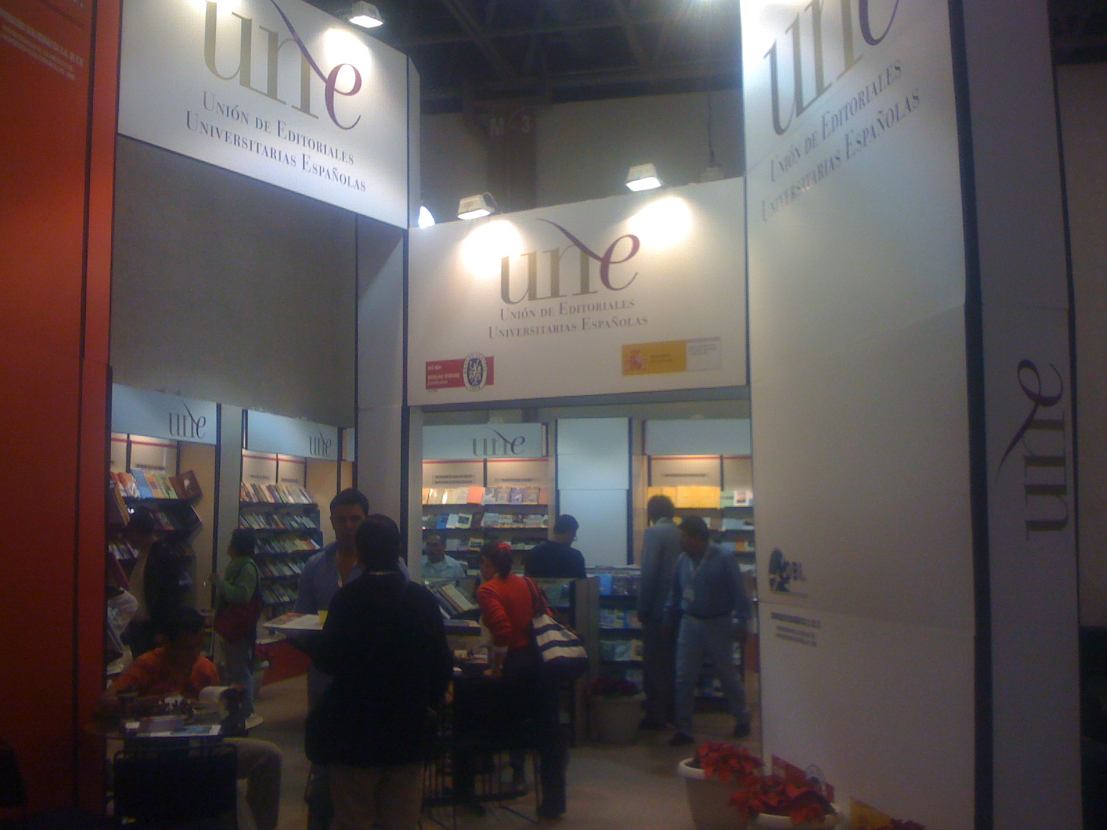 Stand de la UNE en la FIL de Guadalajara 2009