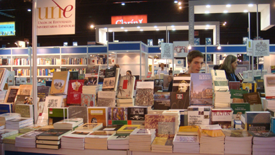 Stand de la UNE en la 36ª Feria Internacional del Libro de Buenos Aires (Argentina). 21 abril-10 mayo  