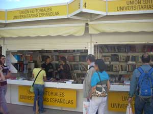 La UNE en la Feria del Libro de Madrid 2009