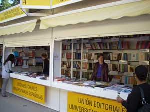 La UNE en la Feria del Libro de Madrid 2009