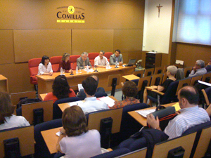 Inauguracioón de la sesión por el rector de la UPC (en el centro de la mesa). Foto: Joaquín Corbacho