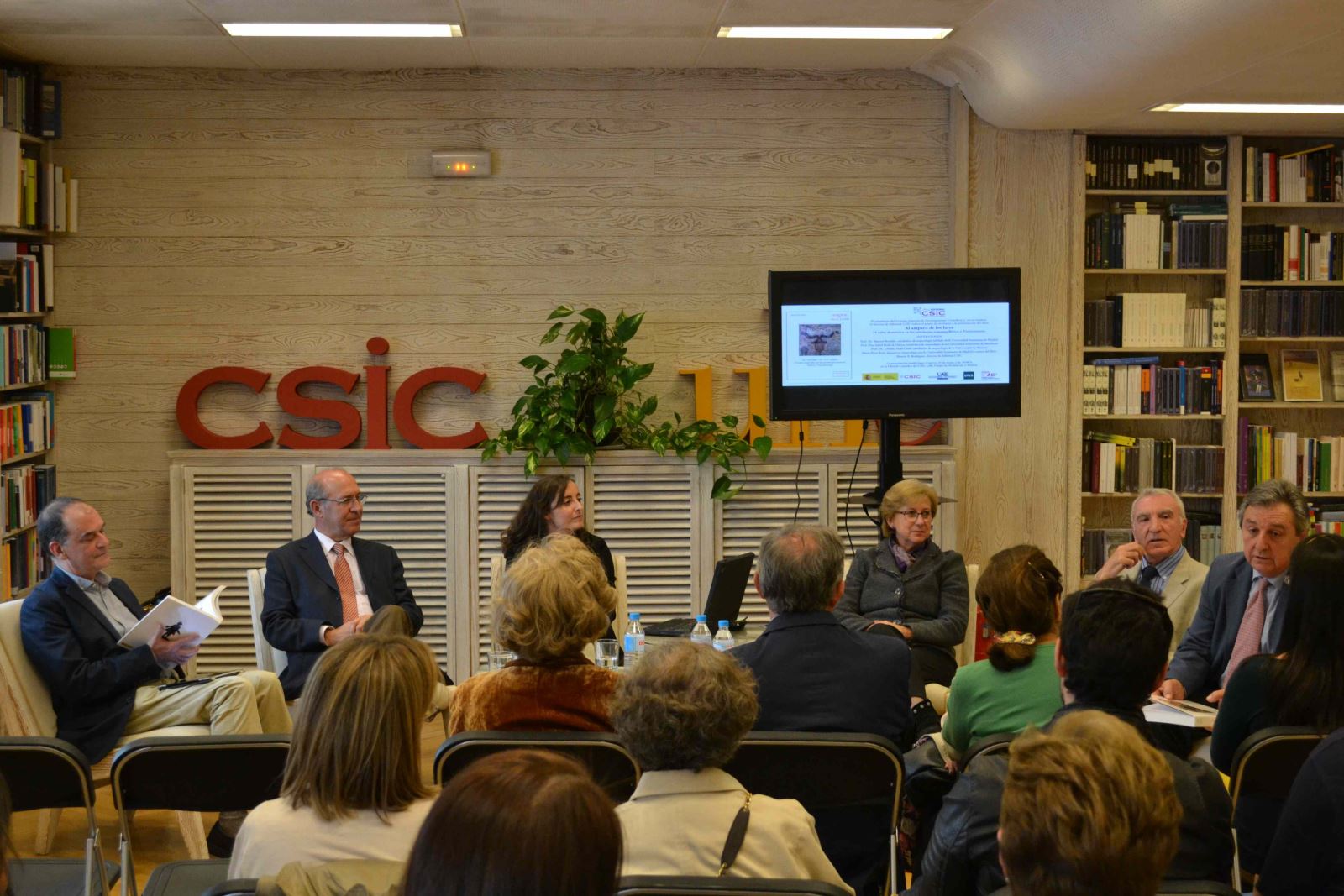 María Pérez Ruiz: "La llegada de los romanos a la Península Ibérica generalizó la práctica del culto doméstico"