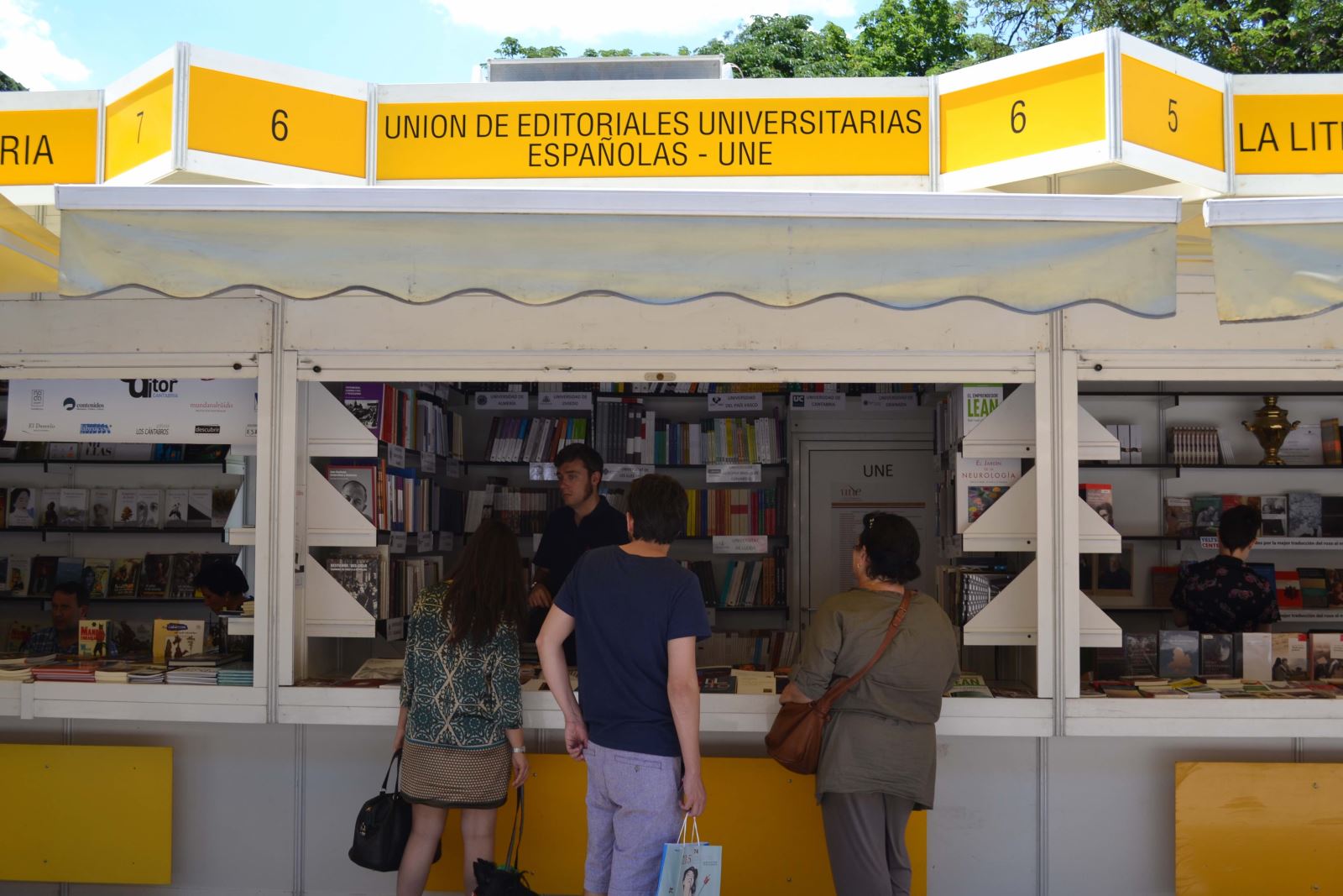 Las editoriales universitarias facturan un 8% más que en 2014, durante la Feria del Libro de Madrid