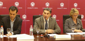 Fernández Beltrán, López Mora y Vidal en la rueda de prensa de presentación del informe "Las editoriales universitarias en cifras 2008"