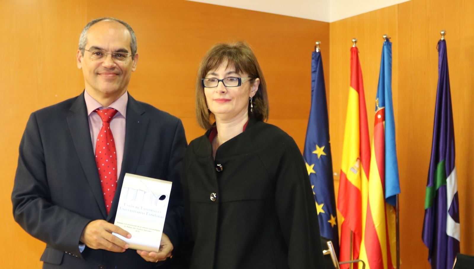 Rafael van Grieken Salvador, premio a la promoción de la edición universitaria