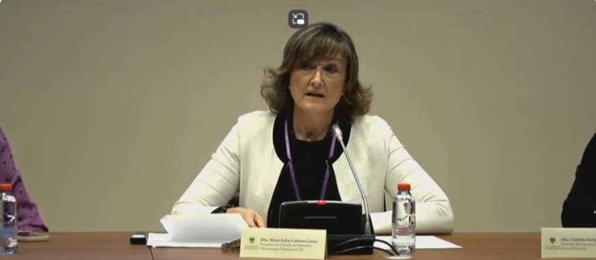 La presidenta de UNE en la I Jornada sobre el español académico y científico internacional