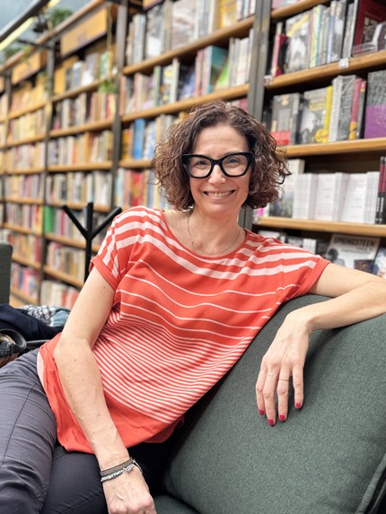 La catedrática de Historia Contemporánea Ivana Frasquet asume la dirección de Publicacions de la Universitat de València - Universitat de València