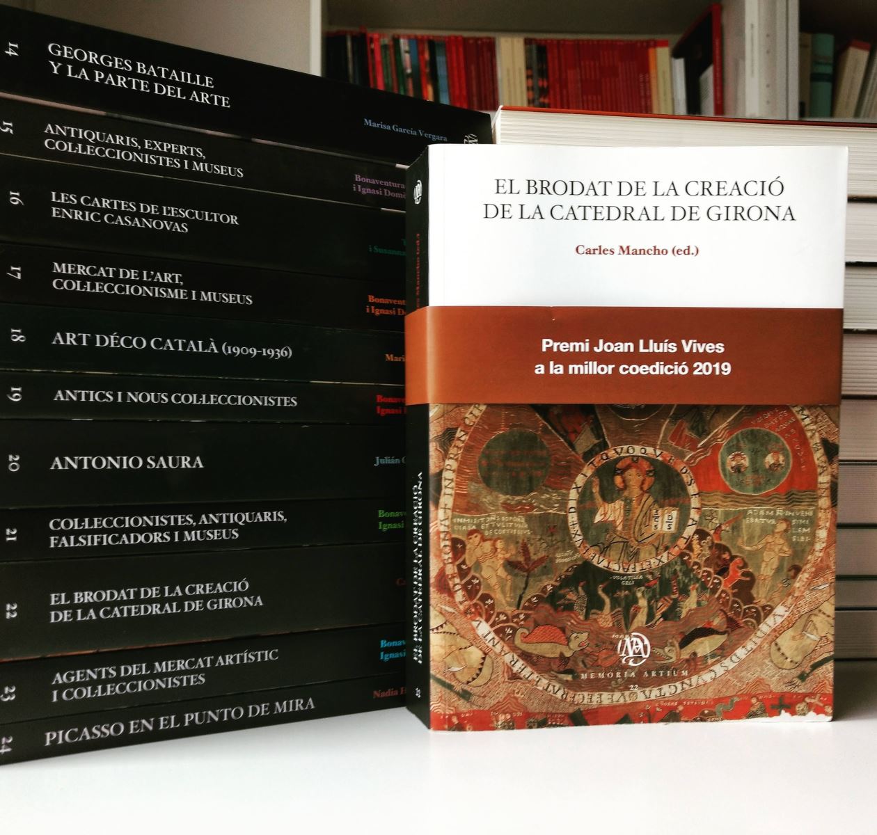 Publicacions URV premio a la mejor coedición Interxarxa por "El brodat de la Creació de la catedral de Girona"