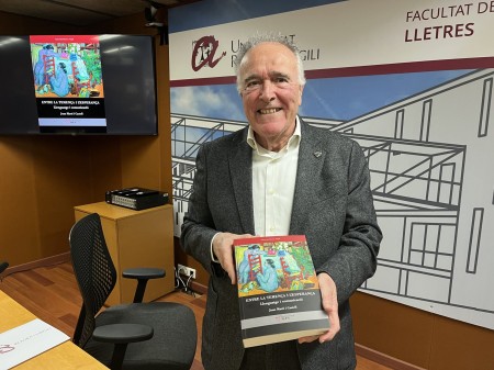 Joan Martí i Castell recoge en una obra más de 50 años de artículos sobre la realidad social, cultural y política del catalán