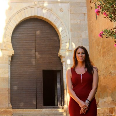 Bárbara Boloix Gallardo, autora del libro "Las Sultanas de la Alhambra", contesta a nuestras preguntas