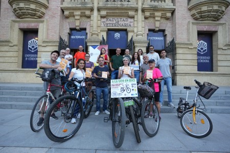 La UCO presenta ‘Explorando a 2 ruedas la perla de occidente’, un libro para redescubrir Córdoba desde la bicicleta (UCOPress, 2026)