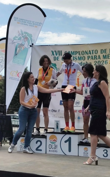 La Universidad de Córdoba y UCOPress participan en el XVII Campeonato de España de Ciclismo para Médicos con la obra "Explorando a dos ruedas la perla de occidente"